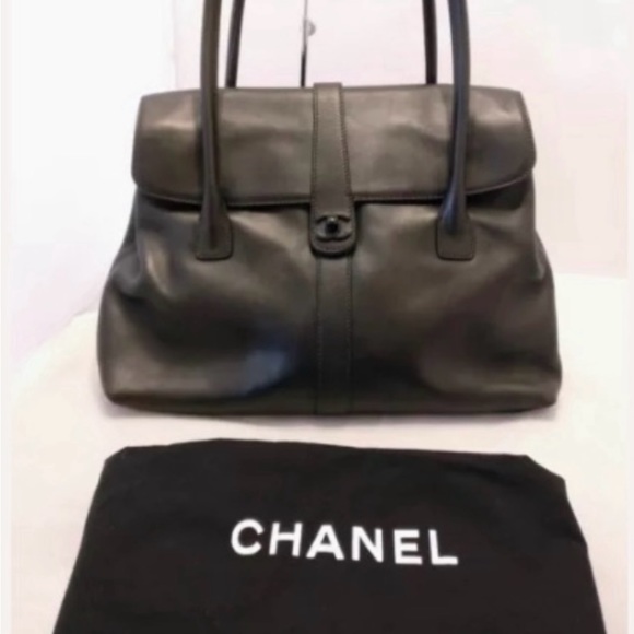 Authentic Chanel Vintage Black CC Turn-lock Leather Satchel - Picture 2 of 13
